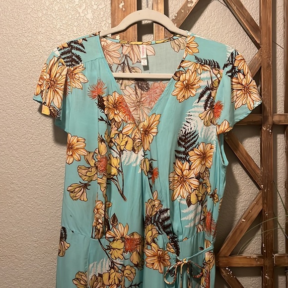 Xhilaration Wrap Dress Summer Essential Size X Light Weight, Snap at V, NWOT - Picture 2 of 9